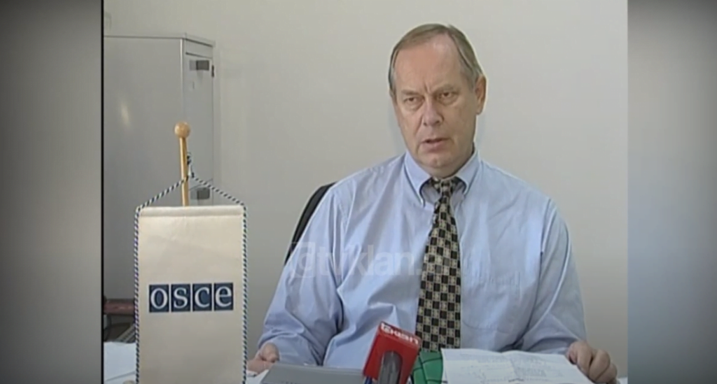 Ambasadori i OSBE-së Osmo Lipponen raporton punën e kryer në Shqipëri (26 Shkurt 2004)