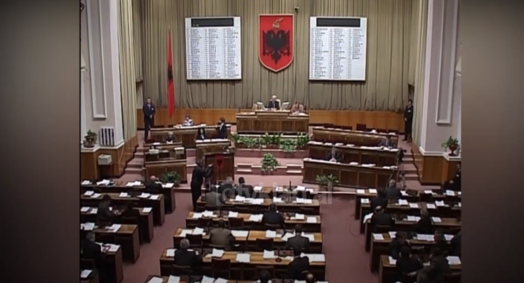 Parlament, miratohet ratifikimi i marrëveshjes së tregtisë së lirë me Serbinë (26 Shkurt 2004)