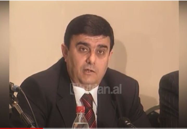 Ministri Anastas Angjeli konferencë për privatizimin e Albtelecom &#8211; (2 Mars 2004)