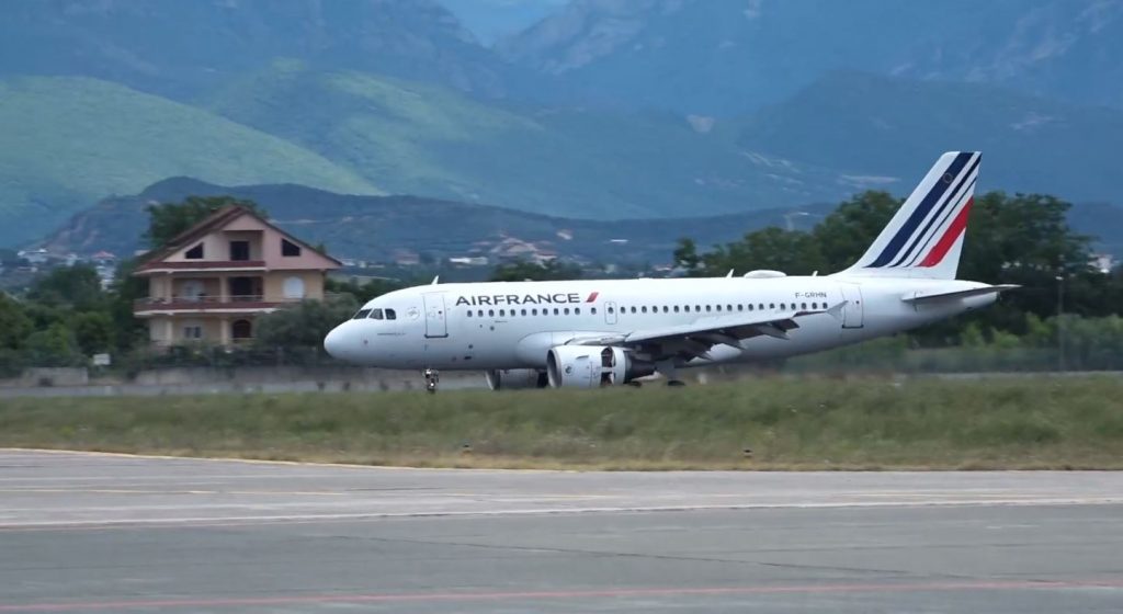 Air France nis fluturimet nga Shqipëria