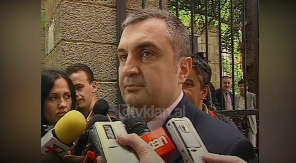 Ndizet përsëri sherri brenda Partisë Socialiste (11 Maj 2004)