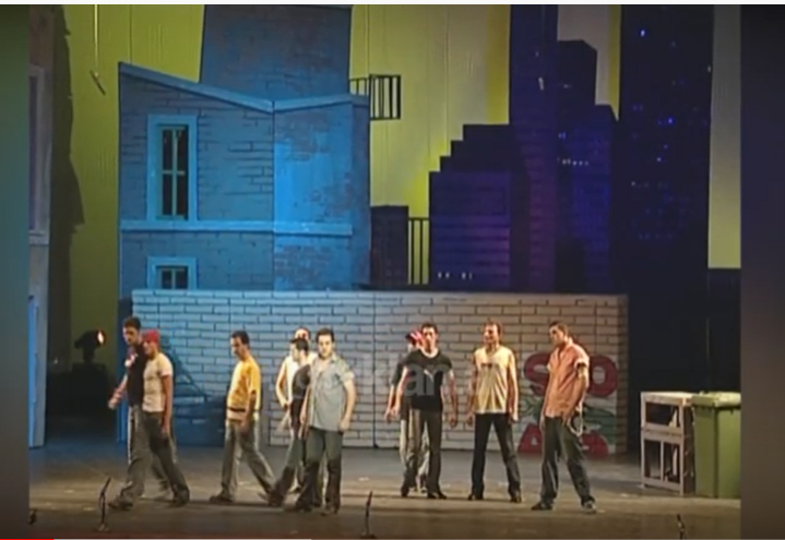 TKOB vë në skenë musical-in amerikan West Side Story &#8211; (4 Korrik 2004)