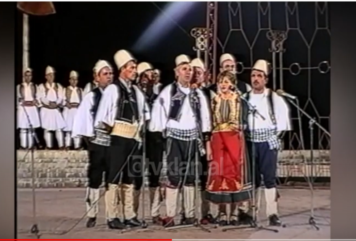 Mbyllet festivali folklorik mbarëkombëtar në Gjirokastër &#8211; (5 Tetor 2004)