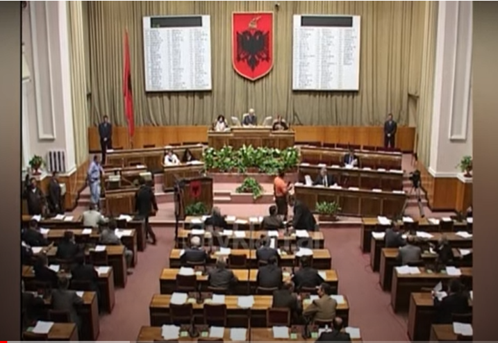 Parlament, debate për refuzimin e Robert Çeku në krye të KLSH &#8211; (25 Tetor 2004)