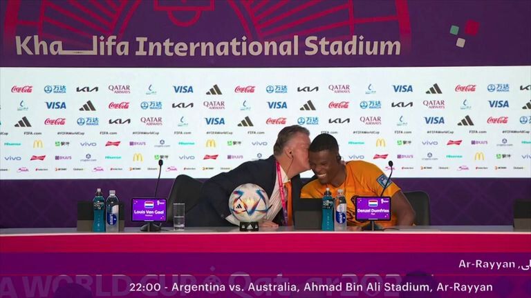 Dy asiste dhe gol ndaj SHBA, Louis Van Gaal i dhuron puthje Dumfries