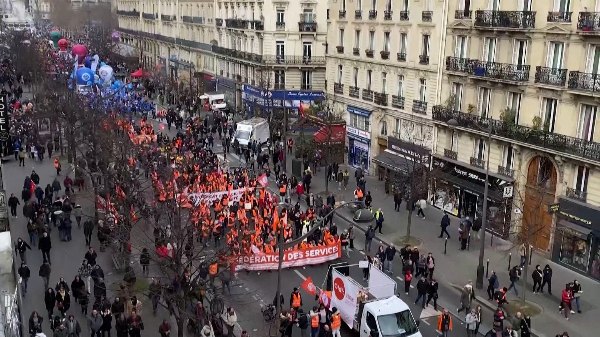 Француз свежий. Митинги во Франции 2023. Массовые беспорядки во Франции 2023. Протесты в Париже. Протесты во Франции.
