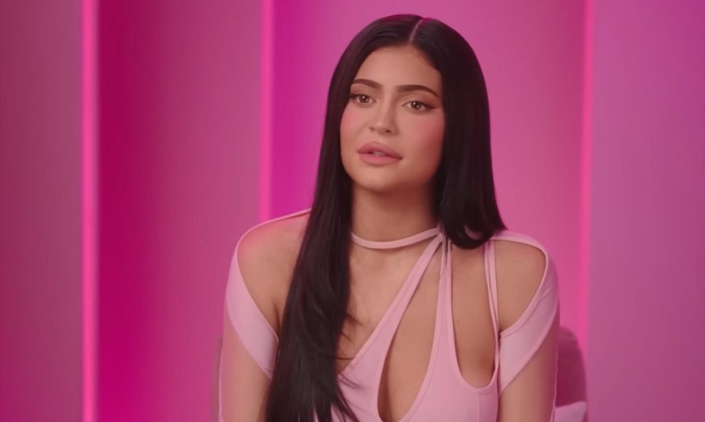 Kylie Jenner heq dorë nga photoshop