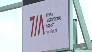 Aeroporti i Rinasit, i paprekur nga kriza e internetit