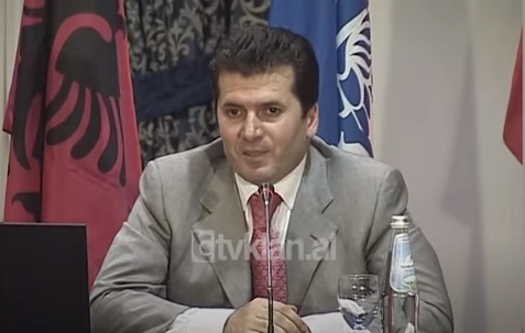 Fatmir Mediu konferencë për mediat, shfajësohet për tragjedinë e Gërdecit &#8211; (3 Maj 2008)