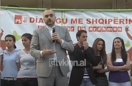 Rama në turin “Dialog me Shqipërinë” takim me të rinjtë e Beratit &#8211; (17 Maj 2008)