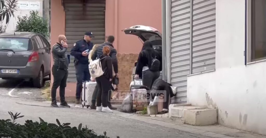 Durrës: 5 vajza të huaja konsumonin drogë e ushtronin prostitucion në banesën me qira!