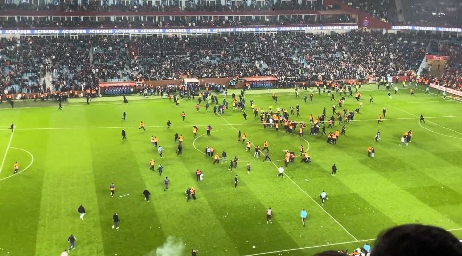 Rikthehet dhuna në futbollin turk