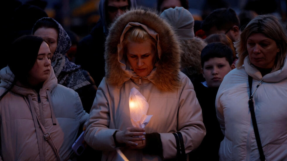 Ditë zie në Rusi, qytetarët nderojnë viktimat e masakrës