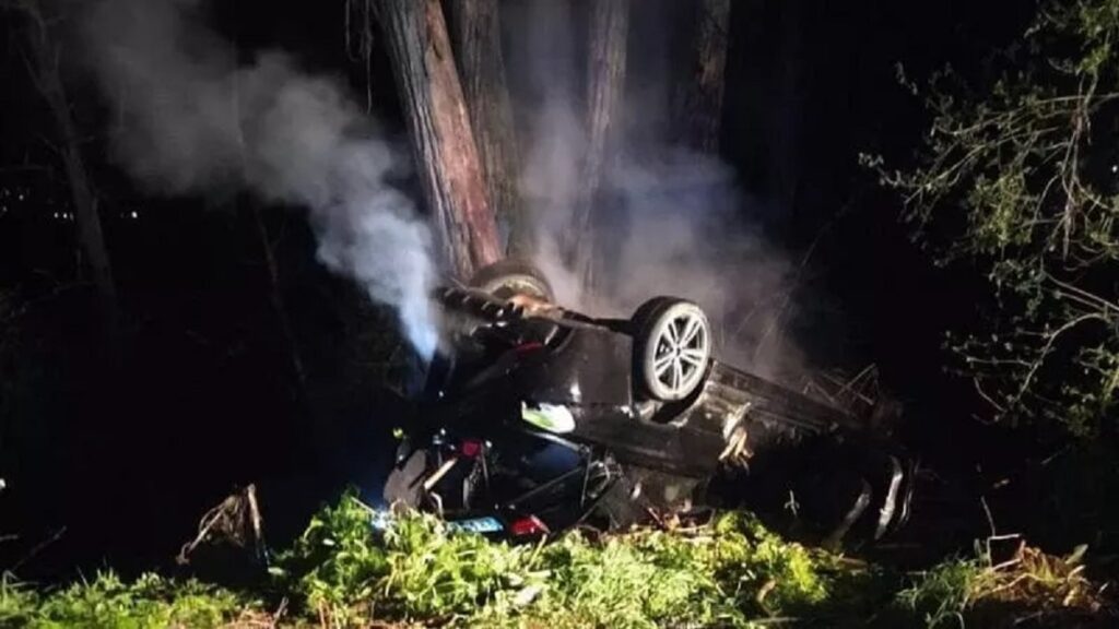 Vodhën makinën dhe u aksidentuan, 2 shqiptarë digjen të gjallë brenda BMW-së