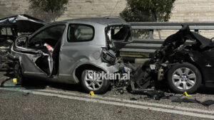 Makina të shkatërruara, pamjet nga aksidenti fatal me 4 të vdekur e 2 të plagosur