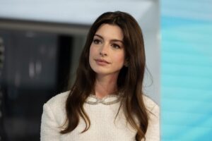 “Çdo natë duhej të lindja në skenë”, Anne Hathaway rrëfen episodin e vështirë të abortit spontan