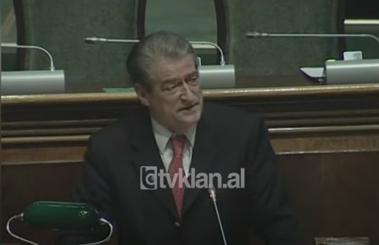 Ndërpritet seanca parlamentare, Berisha debat me Leskaj &#8211; (10 Korrik 2008)