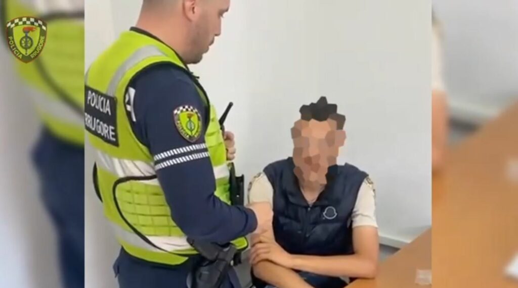 Nën efektin e drogës &amp; pa patentë, policia arreston 19-vjeçarin që rrezikoi nxënësit pranë një shkolle në Tiranë