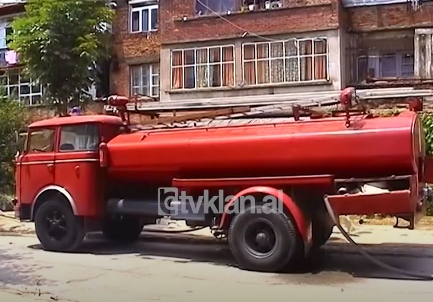 Korçë/ Shpërthen bombola në pallat, humb jetën një 80-vjeçar &#8211; (23 Qershor 2008)