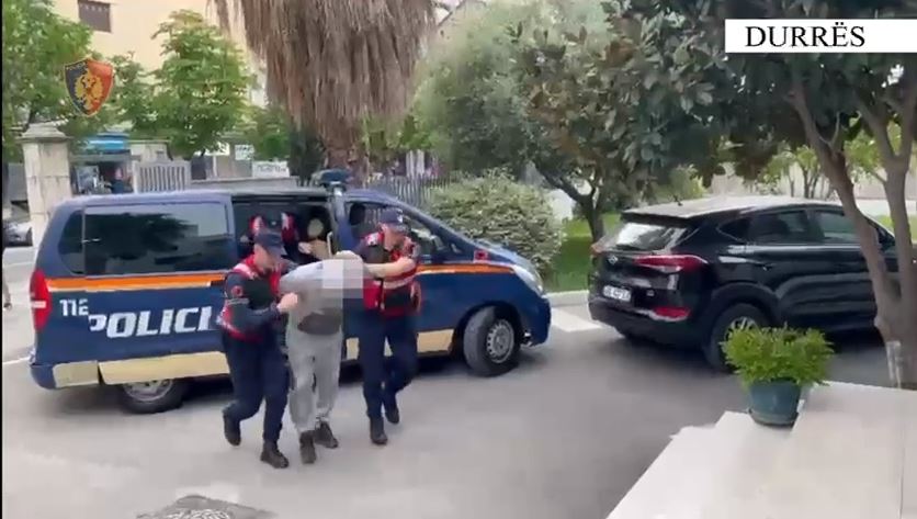 Momenti i arrestimit të Agron Bejdollit në Durrës