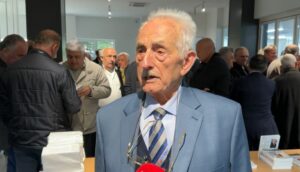 93 vjeçari libër për vuajtjet gjatë komunizmit