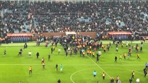 Gjobë 90 mijë Euro e 6 ndeshje pa tifozë/ Trabzonspor nuk përmbahet ndaj Federatës, reagim me fjalë fyese në rrjetet sociale