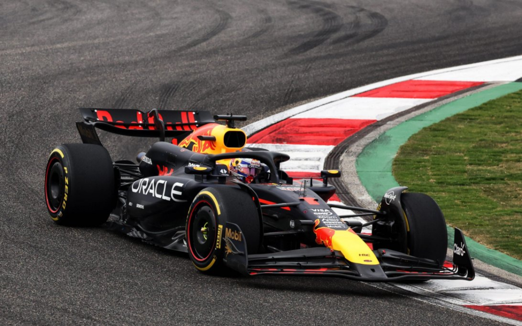 Max Verstappen triumfon edhe në Shangai