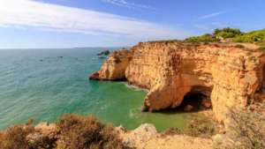 Turistët në Ibiza “dëbojnë” vendasit