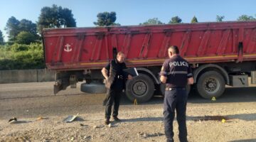 Kamioni i merr jetën 65-vjeçarit në Krujë