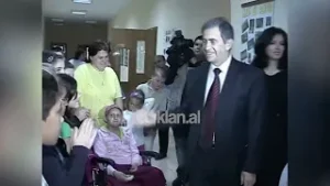 Nis viti shkollor në Shqipëri, ministri Fatos Beja tregon premtimet për arsimin-(15 Shtator 2008)