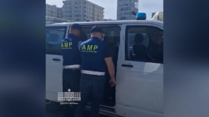 Lejoi kalimin e armëve në port, arrestohet polici