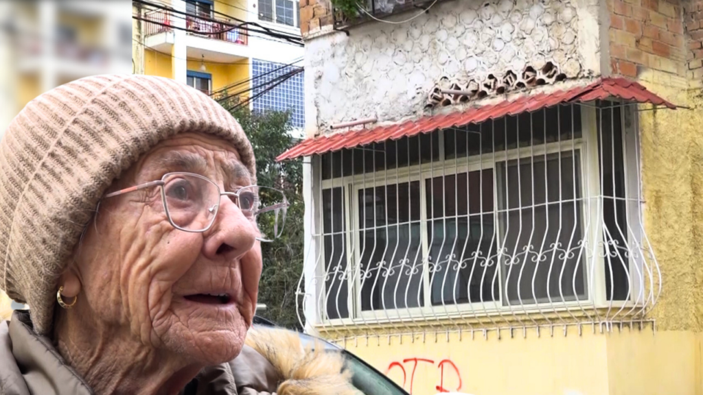“Pa u shlyer kredia, nuk hyn njeri”/Djali nxjerr në rrugë nënën 86-vjeçare