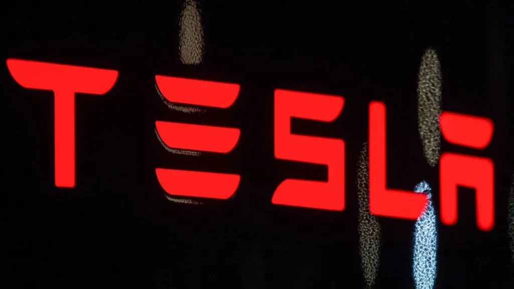 Tesla shkarkon nga puna më shumë se 10% të fuqisë punëtore në nivel global