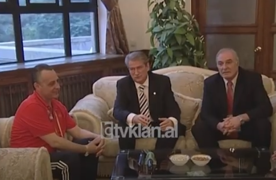 Kryeministri Berisha takon përfaqësuesit shqiptarë olimpistë në Kinë &#8211; (7 Gusht 2008)