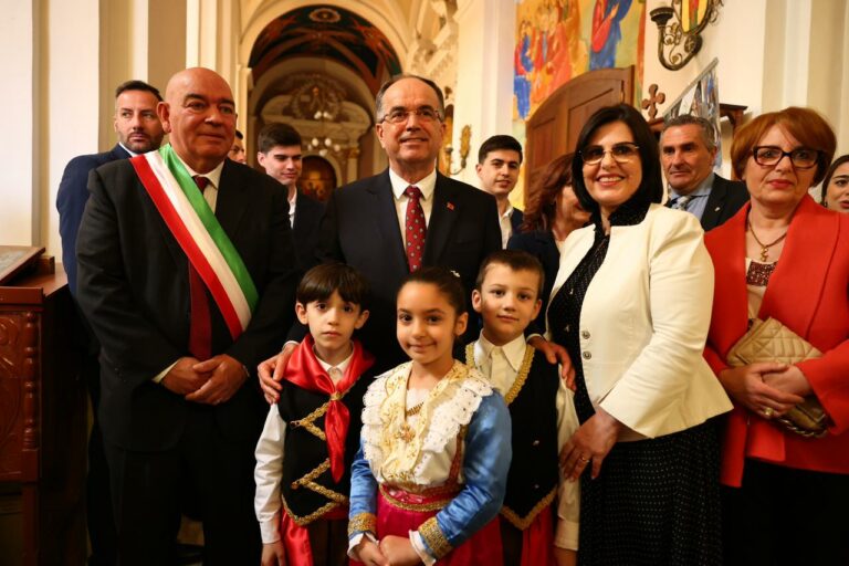 Presidenti Begaj e nis nga Civita turin e dytë të vizitave në rajonin e Kalabrisë