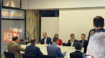 Nisin takimet VMRO – VLEN, si do të ndahet qeveria e re e RMV?