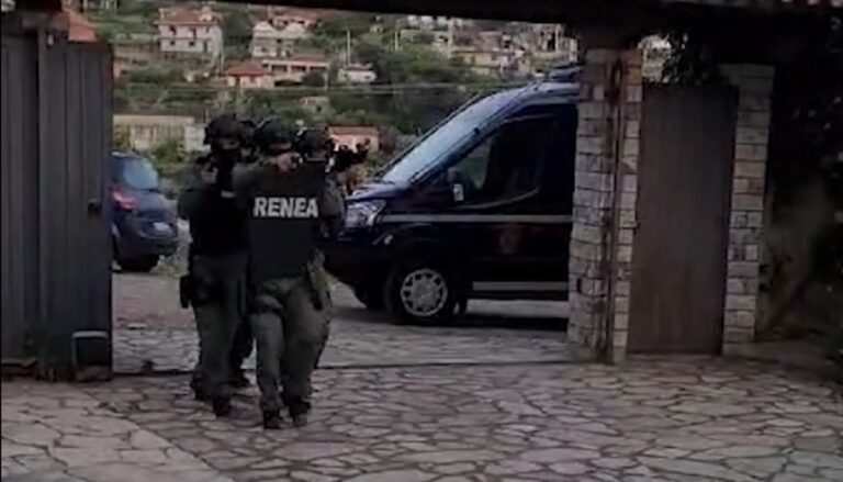 Publikohen pamjet e aksionit të policisë pas urdhër-arresteve të lëshuara nga SPAK
