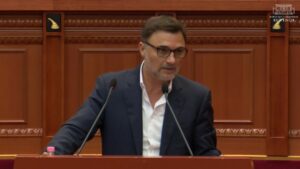 &#8220;100 persona të dënuar nga GJKKO përfituan nga amnistia penale&#8221;, Alibeaj prezanton interpelancën me ministrin Manja