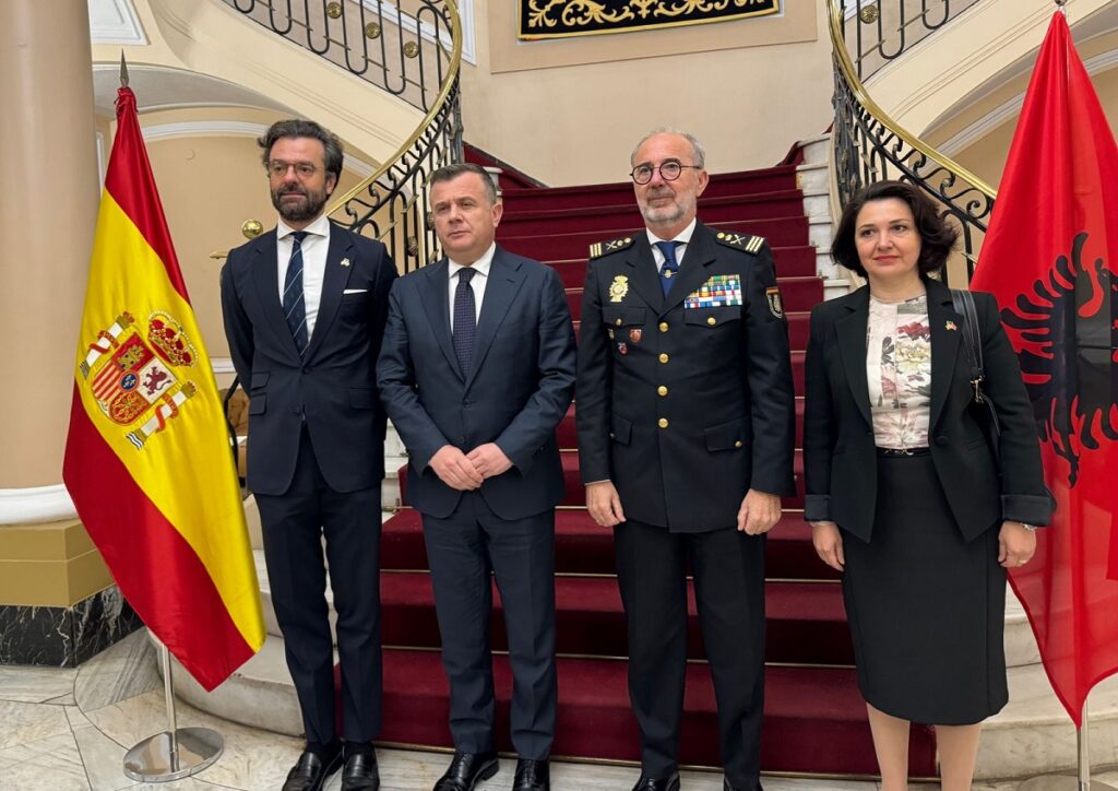 Ministri Balla vizitë në Policinë e Spanjës: Grupe të përbashkëta hetimore për aktivitetet kriminale