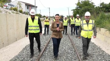 Balluku inspekton punimet për hekurudhën Tiranë-Durrës