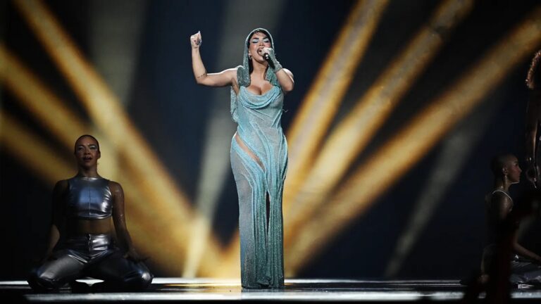 Vanity Fair Italia vlerëson veshjen e Besës në Eurovision: Çmimi i shkëlqimit të mbrëmjes
