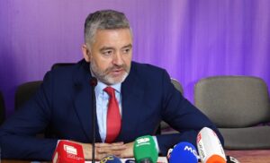 Klosi: Turi i Ramës në Greqi, asnjë lidhje me arrestimin e Belerit