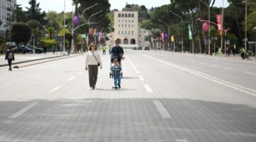 E diela ‘Dita pa makina’, si ndryshon qarkullimi i automjeteve në Tiranë