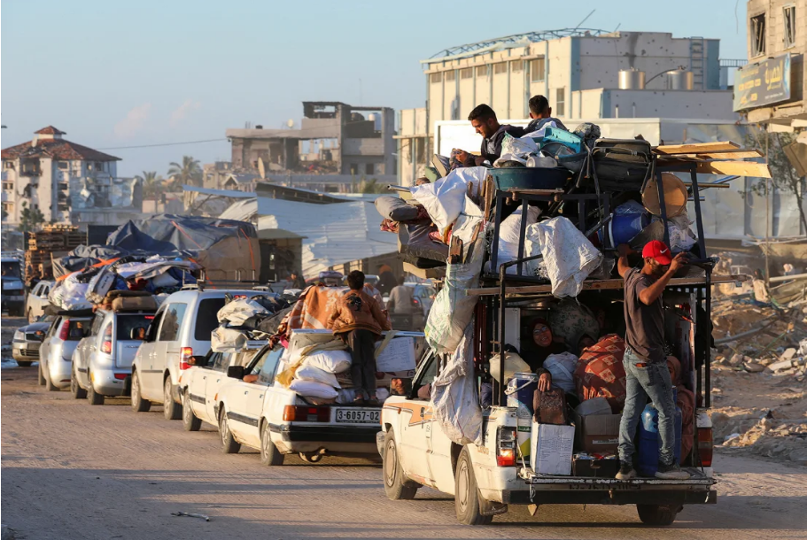 “Po ikim nga vdekja", me lot në sy palestinezët tregojnë largimin nga Rafah