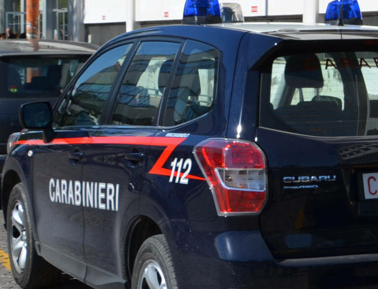 I këputi veshin dhe tentoi të mbysë gruan &#8220;i rrëmbyer&#8221; nga xhelozia, arrestohet shqiptari në Itali