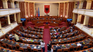 Rezoluta anti-korrupsion votohet të hënën në Parlament