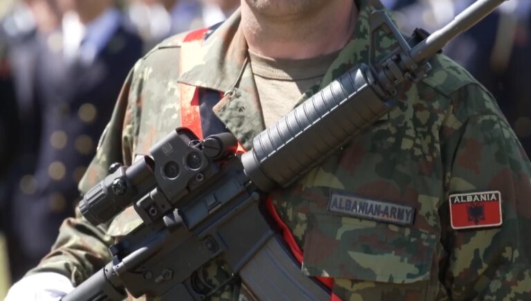 Shqipëria krijon shoqërinë shtetërore për prodhimin e armëve