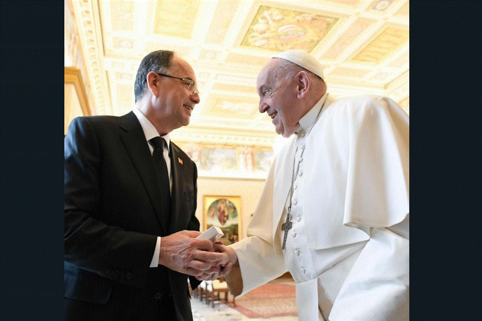 Presidenti Begaj pritet në Selinë e Shenjtë nga Papa Françesku