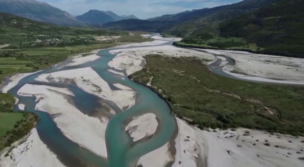 “Canadian Geographic”: Vjosa, lumi unik si kameleon