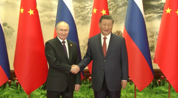 Xi Jinping e Putin sulmojnë SHBA: Zgjidhje politike për Ukrainën